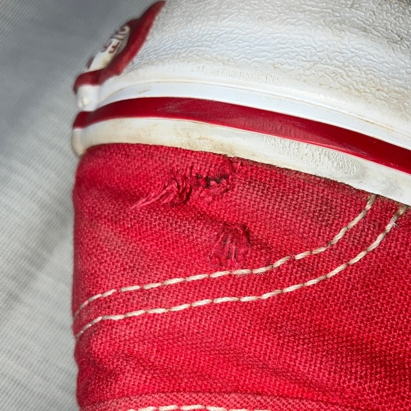 Vans unisex men’s size 6 / women’s 7 1/2 - 24 cms Classic Red Canvas Sneakers - Picture 15 of 15